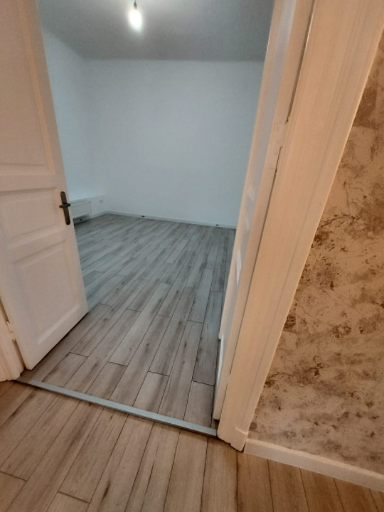 Spatiu birou Calea Victoriei renovat integral totul nou terasa centrala